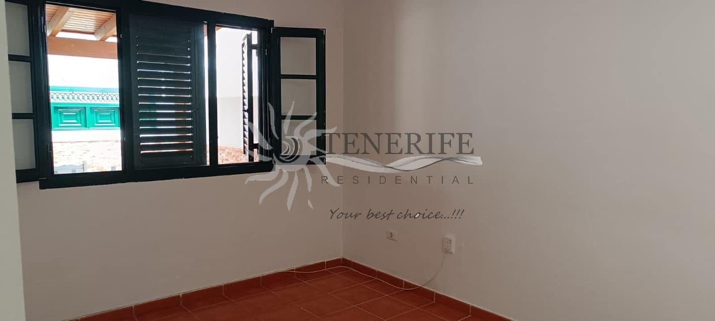 3 slaapkamer Villa te koop in Adeje met garage - € 368.000 (Ref: 9844579)