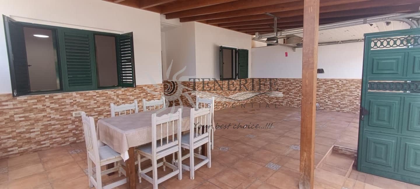 3 slaapkamer Villa te koop in Adeje met garage - € 368.000 (Ref: 9844579)