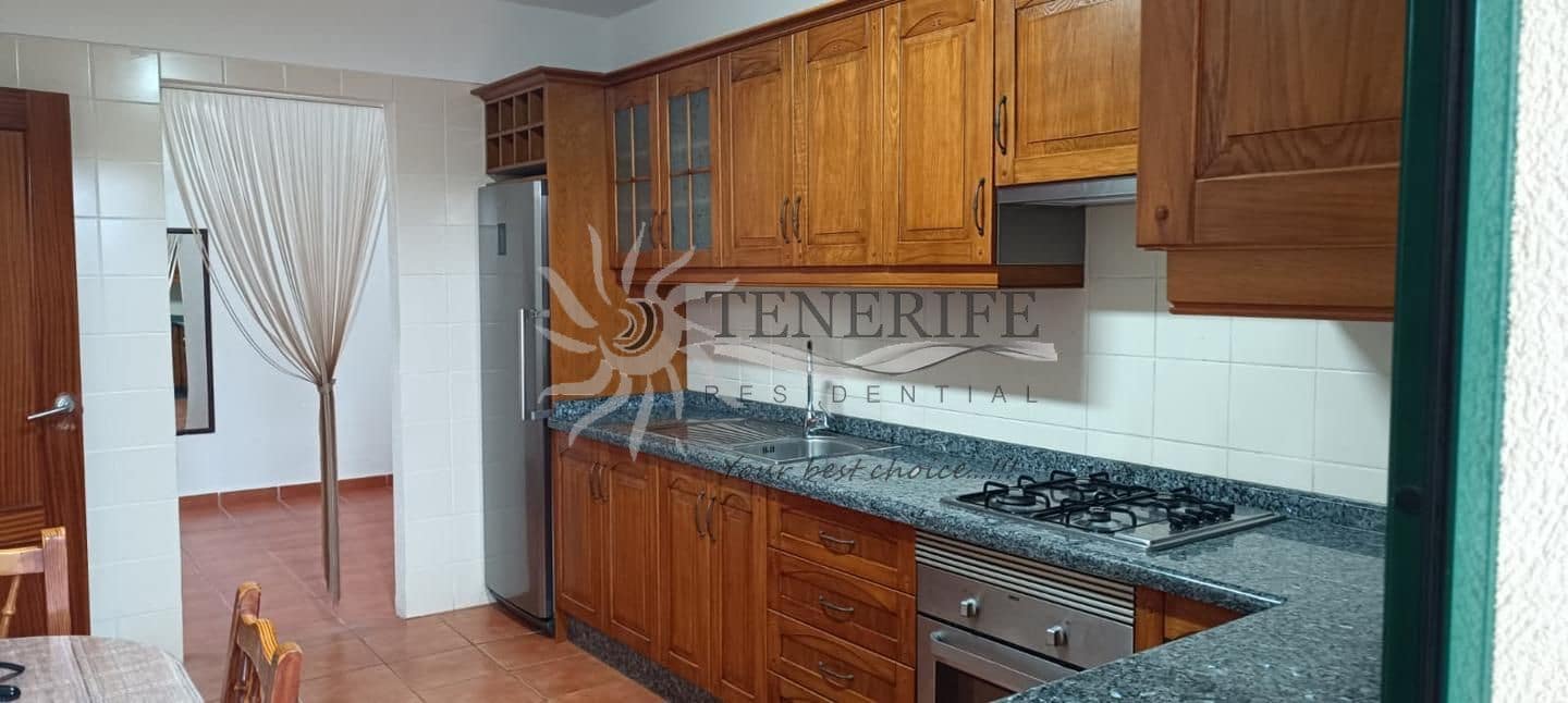 3 slaapkamer Villa te koop in Adeje met garage - € 368.000 (Ref: 9844579)