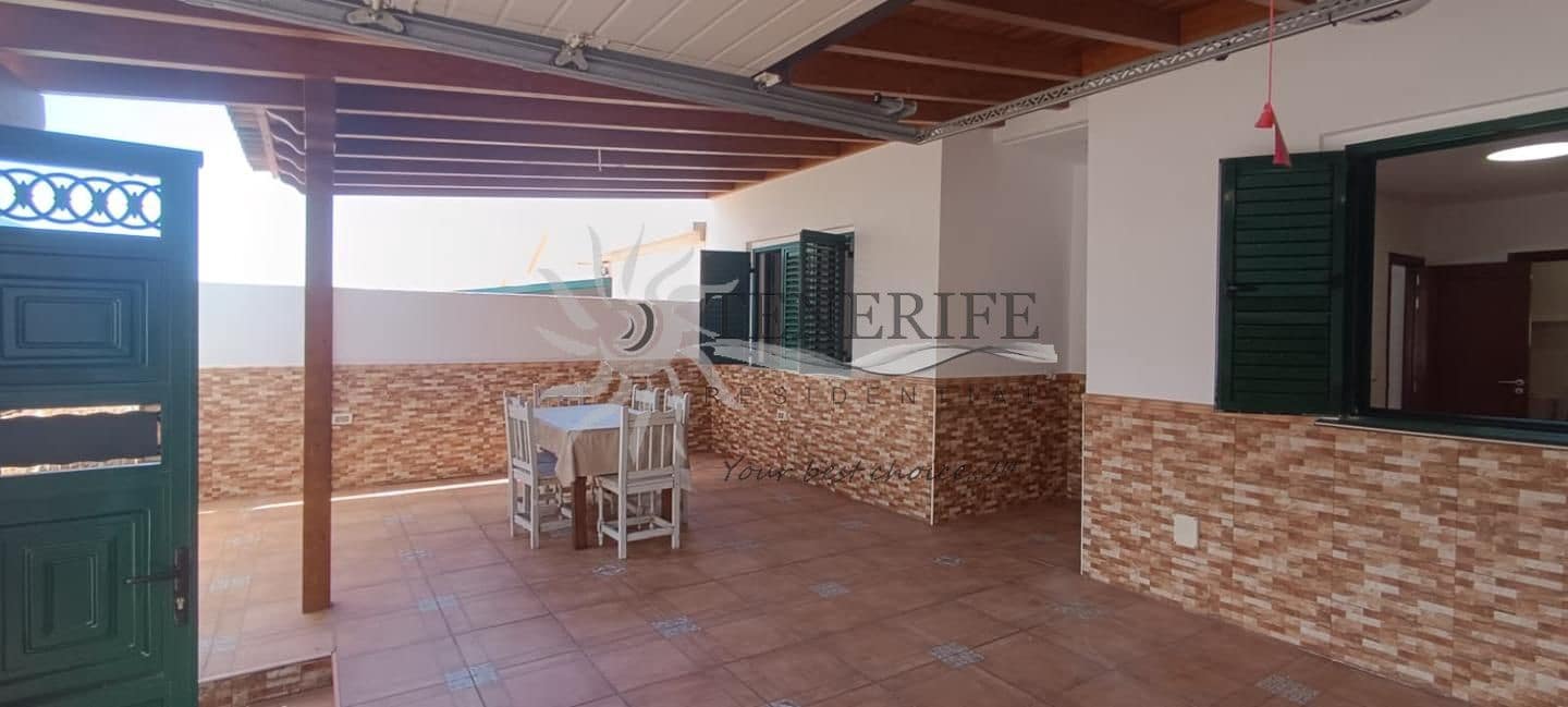 3 slaapkamer Villa te koop in Adeje met garage - € 368.000 (Ref: 9844579)