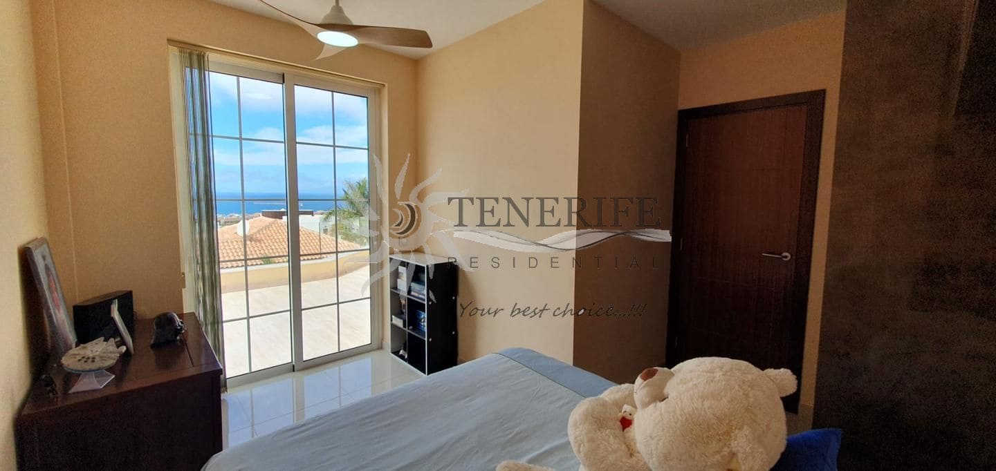 3 bedroom Villa for sale in Costa Adeje with pool garage - € 1,600,000 (Ref: 9865961)