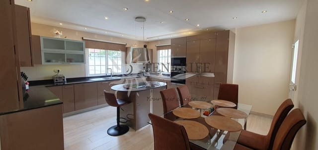 3 sovrum Villa till salu i Playa de Fañabé Alto, Adeje med pool garage - 1 600 000 € (Ref: 9865961)