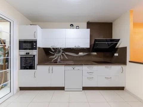 4 sovrum Villa till salu i Casco Urbano, Adeje med garage - 630 000 € (Ref: 9914882)