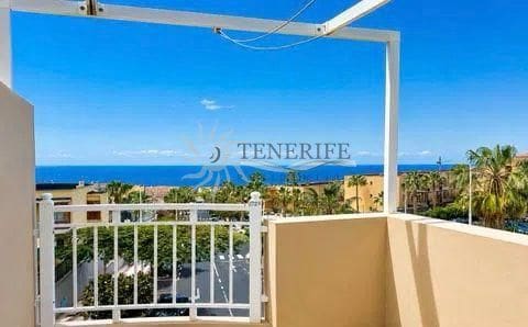 4 sovrum Villa till salu i Adeje med garage - 630 000 € (Ref: 9914882)