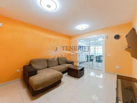 4 sovrum Villa till salu i Adeje med garage - 630 000 € (Ref: 9914882)