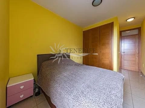 4 sovrum Villa till salu i Adeje med garage - 630 000 € (Ref: 9914882)