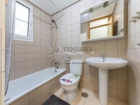 4 sovrum Villa till salu i Adeje med garage - 630 000 € (Ref: 9914882)
