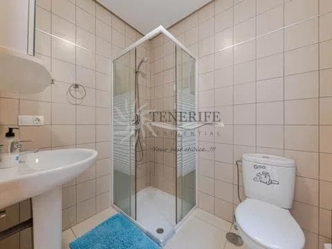 4 sovrum Villa till salu i Adeje med garage - 630 000 € (Ref: 9914882)