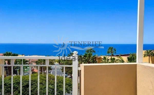 4 sovrum Villa till salu i Adeje med garage - 630 000 € (Ref: 9914882)