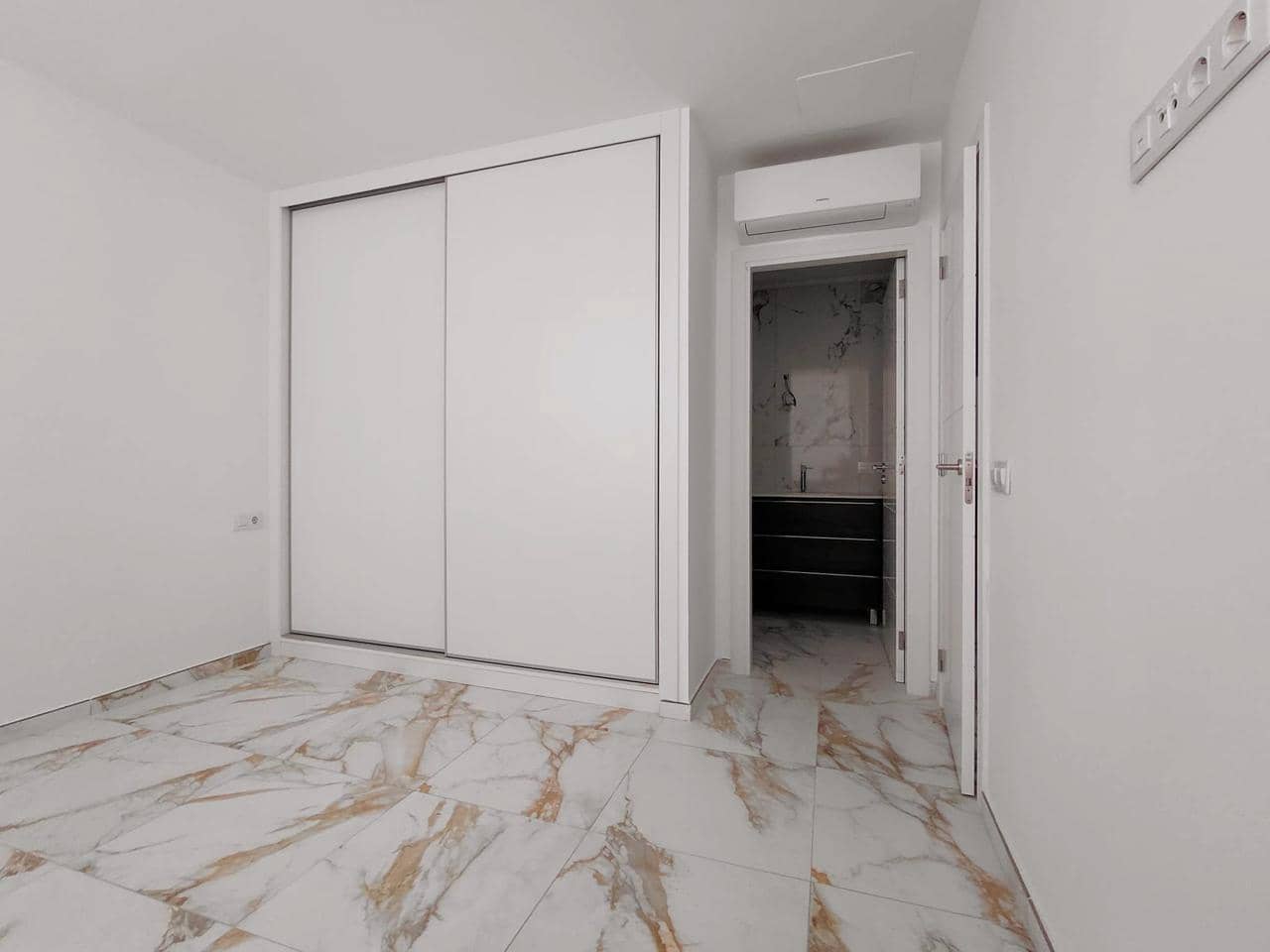2 chambre Appartement à vendre à Playa de las Americas - 368 000 € (Ref: 9944540)