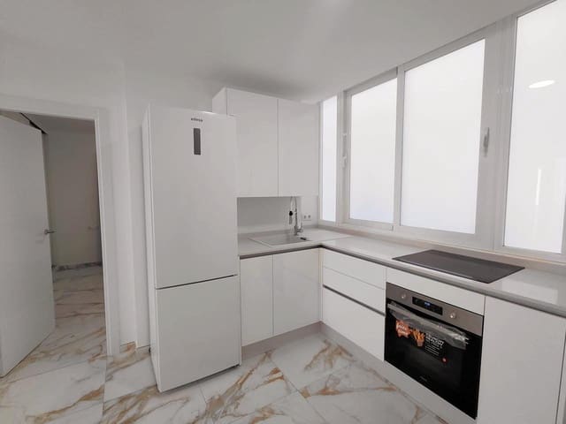 2 slaapkamer Flat te koop in Playa de las Americas, Arona - € 368.000 (Ref: 9944540)