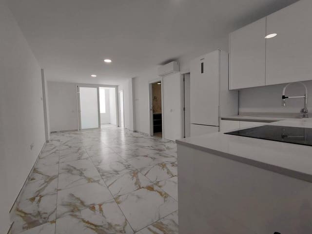 2 slaapkamer Flat te koop in Playa de las Americas, Arona - € 368.000 (Ref: 9944540)