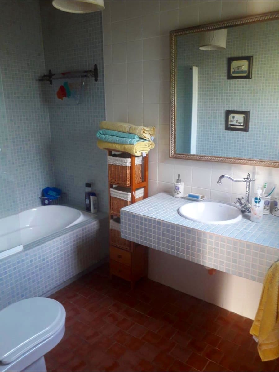 3 sovrum Villa till salu i Abegondo med garage - 375 000 € (Ref: 9502745)