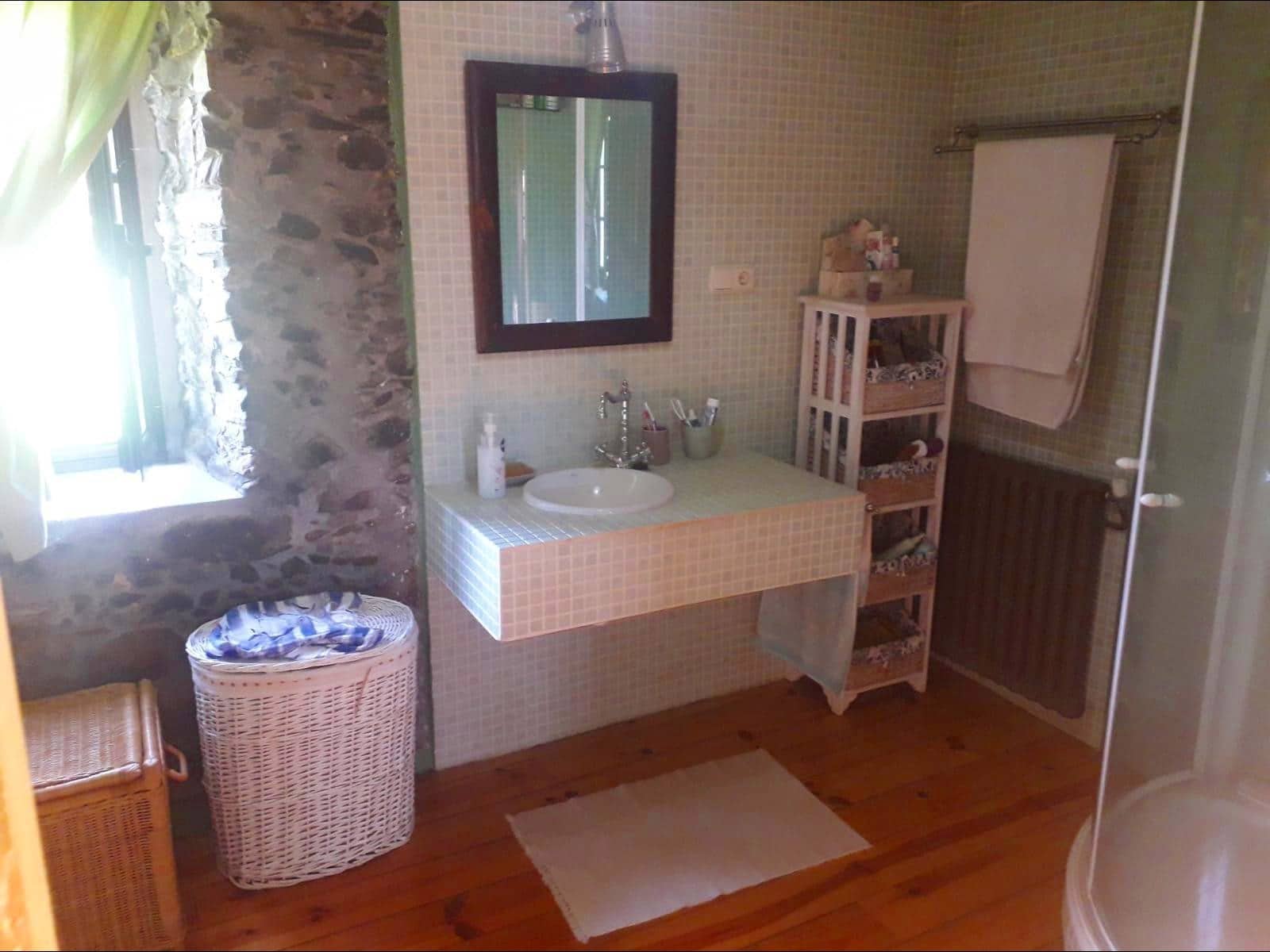 3 sovrum Villa till salu i Abegondo med garage - 375 000 € (Ref: 9502745)