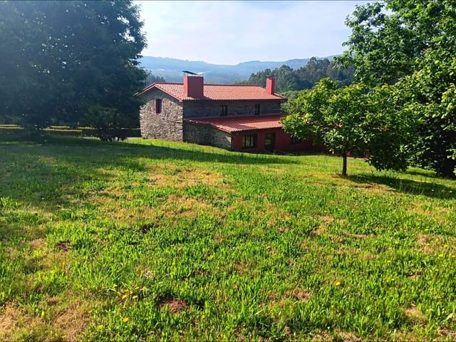 Chalet de 3 habitaciones en Abegondo en venta con garaje - 375.000 € (Ref: 9502745)