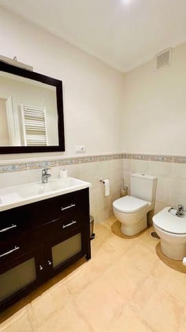 4 soverom Leilighet til leie i La Coruña by med garasje - € 1 250 (Ref: 9502749)