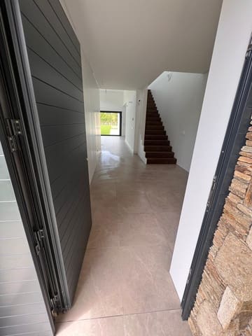 4 sovrum Villa till salu i Oleiros med pool garage - 1 250 000 € (Ref: 9502751)