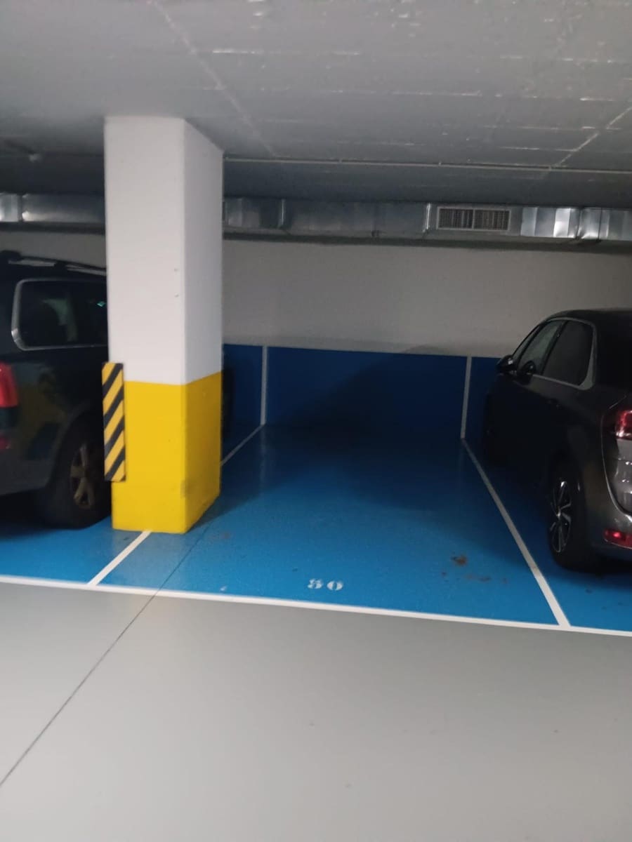 Garage for rent in A Coruna city - € 150 (Ref: 9502752)