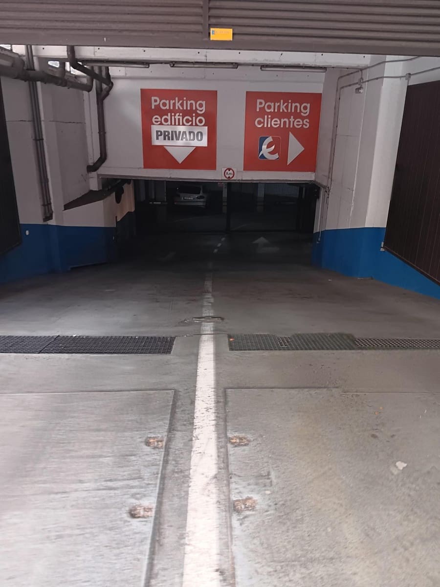 Garage for rent in A Coruna city - € 150 (Ref: 9502752)