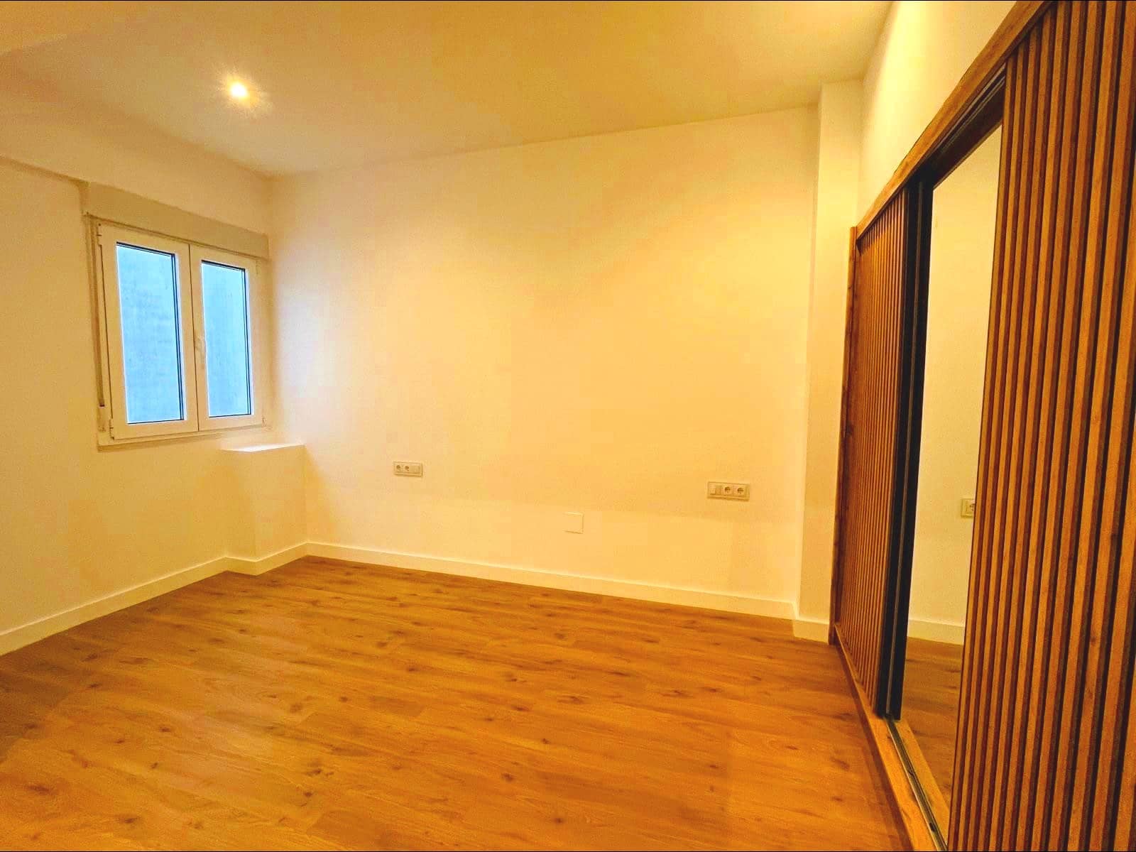 3 bedroom Flat for sale in Ferrol - € 300,000 (Ref: 9502765)