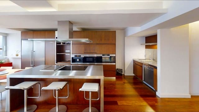 3 slaapkamer Flat te koop in A Coruña stad met garage - € 1.150.000 (Ref: 9502766)