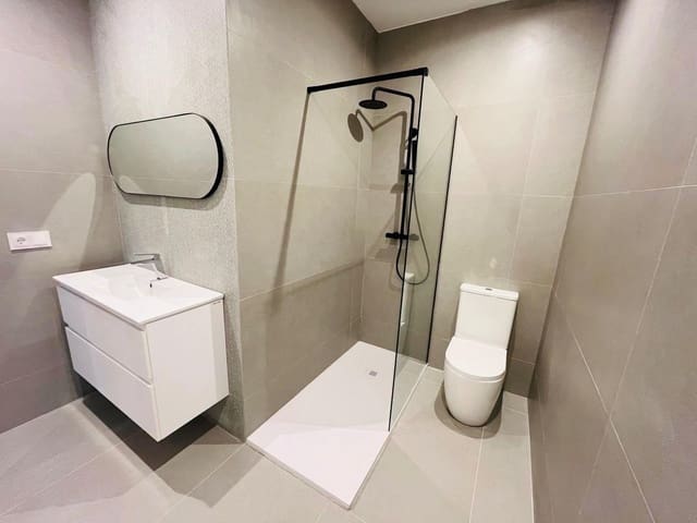 3 soveværelse Lejlighed til leje i Ferrol - € 1.200 (Ref: 9502768)