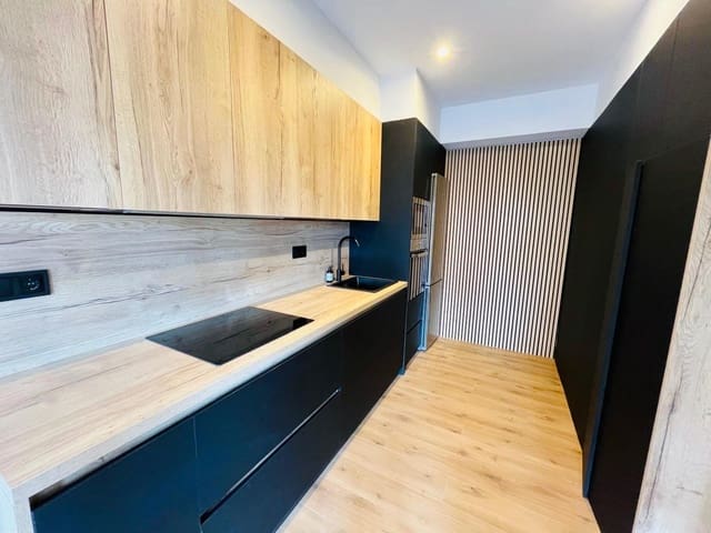 3 soveværelse Lejlighed til leje i Ferrol - € 1.200 (Ref: 9502768)