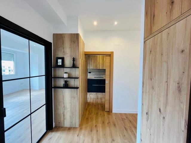 3 soveværelse Lejlighed til leje i Ferrol - € 1.200 (Ref: 9502768)