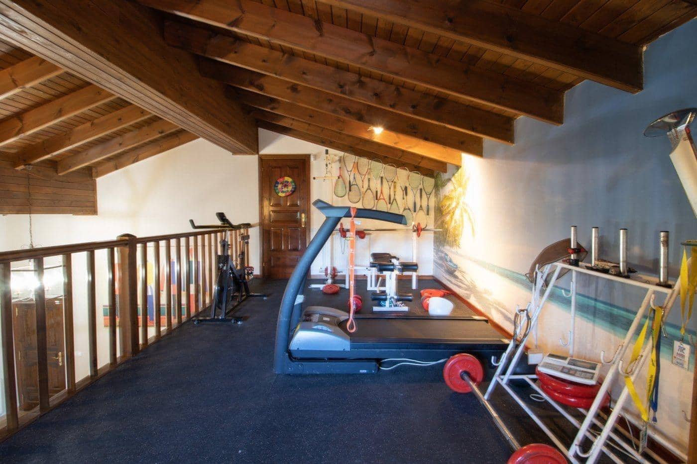 4 makuuhuone Huvila myytävänä paikassa Santiago de Compostela mukana uima-altaan 
autotalli - 588 000 € (Ref: 9502772)