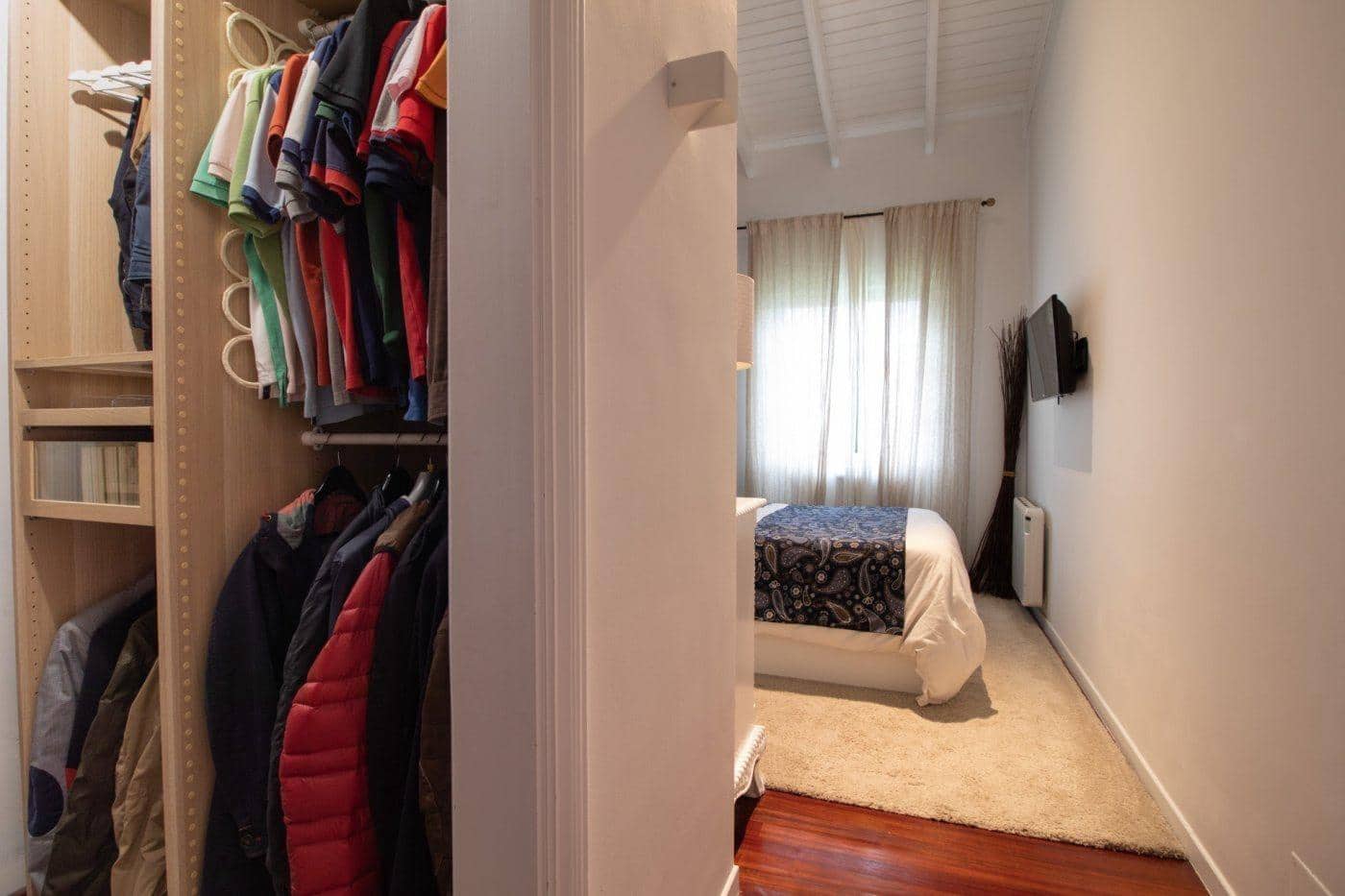 4 makuuhuone Huvila myytävänä paikassa Santiago de Compostela mukana uima-altaan 
autotalli - 588 000 € (Ref: 9502772)