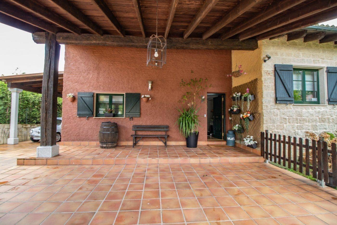 4 makuuhuone Huvila myytävänä paikassa Santiago de Compostela mukana uima-altaan 
autotalli - 588 000 € (Ref: 9502772)