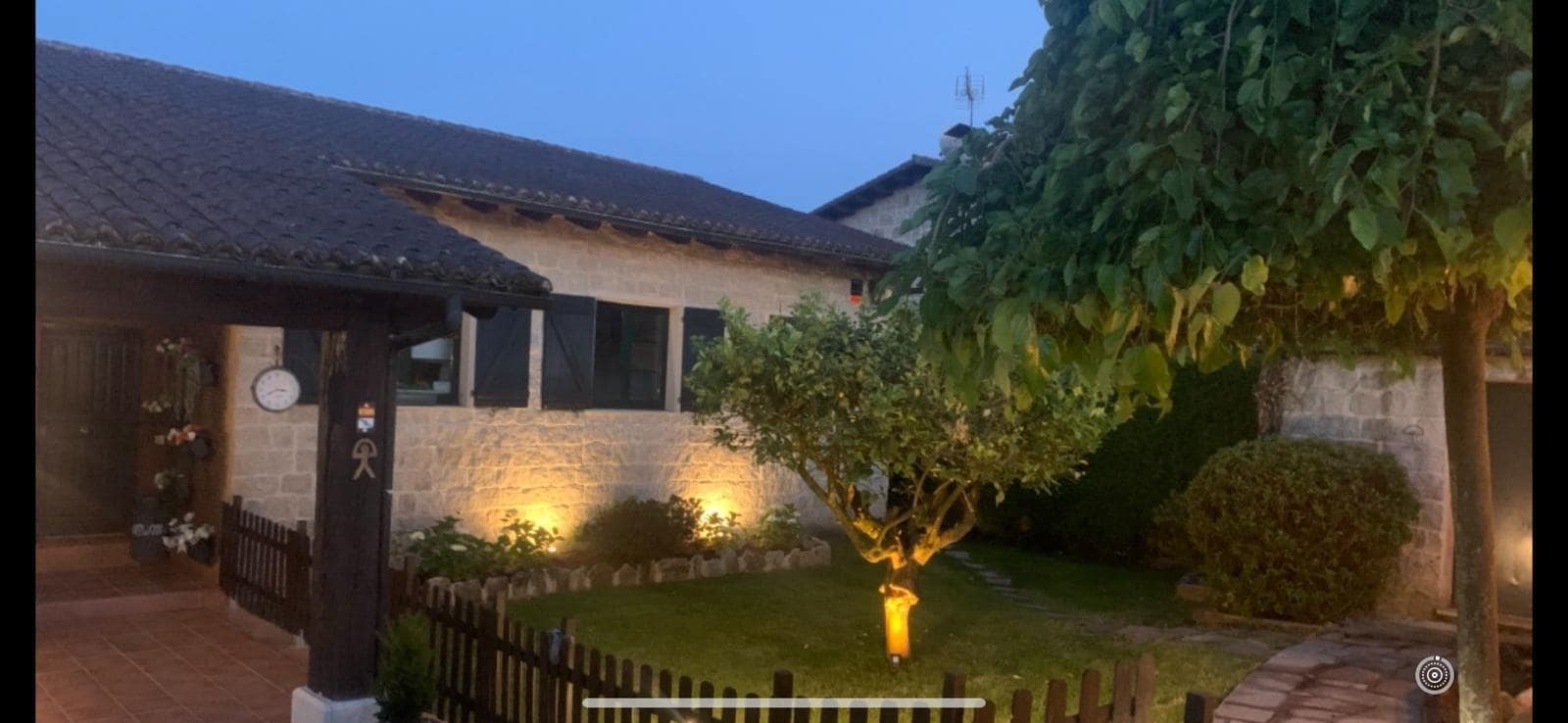 4 makuuhuone Huvila myytävänä paikassa Santiago de Compostela mukana uima-altaan 
autotalli - 588 000 € (Ref: 9502772)