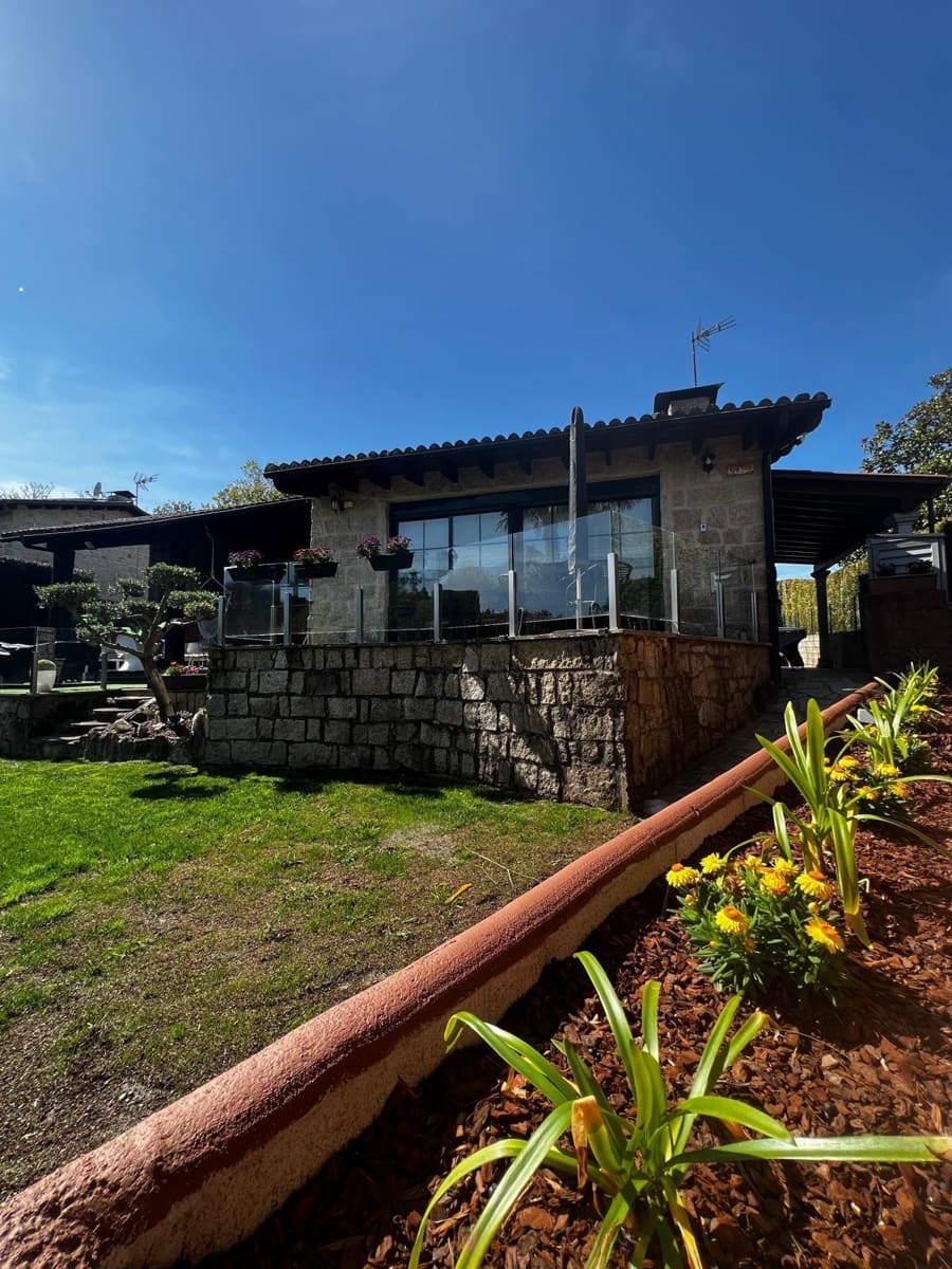 4 makuuhuone Huvila myytävänä paikassa Santiago de Compostela mukana uima-altaan 
autotalli - 588 000 € (Ref: 9502772)