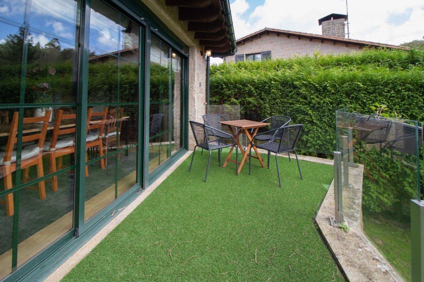 4 makuuhuone Huvila myytävänä paikassa Santiago de Compostela mukana uima-altaan 
autotalli - 588 000 € (Ref: 9502772)