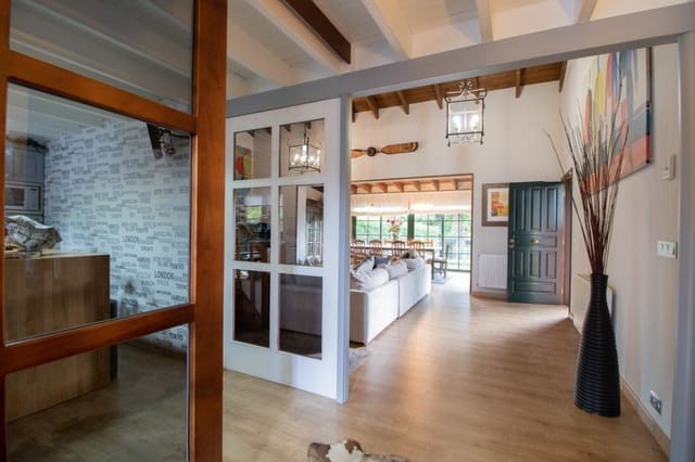 4 quarto Moradia para venda em Santiago de Compostela com piscina garagem - 588 000 € (Ref: 9502772)