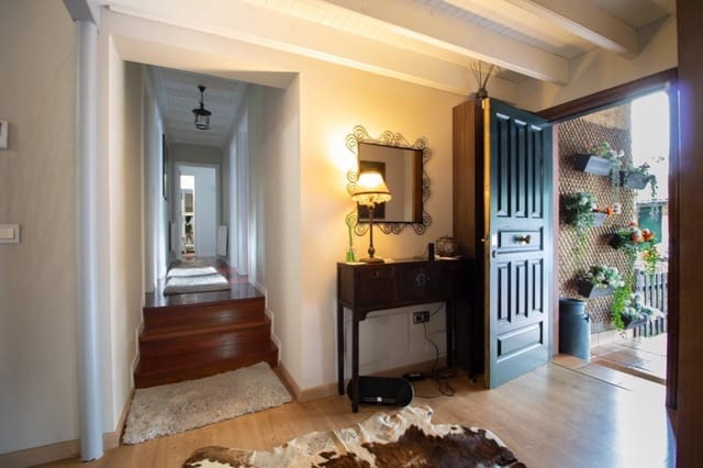 4 quarto Moradia para venda em Santiago de Compostela com piscina garagem - 588 000 € (Ref: 9502772)