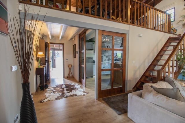 4 quarto Moradia para venda em Santiago de Compostela com piscina garagem - 588 000 € (Ref: 9502772)