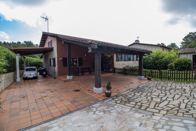 4 makuuhuone Huvila myytävänä paikassa Santiago de Compostela mukana uima-altaan 
autotalli - 588 000 € (Ref: 9502772)