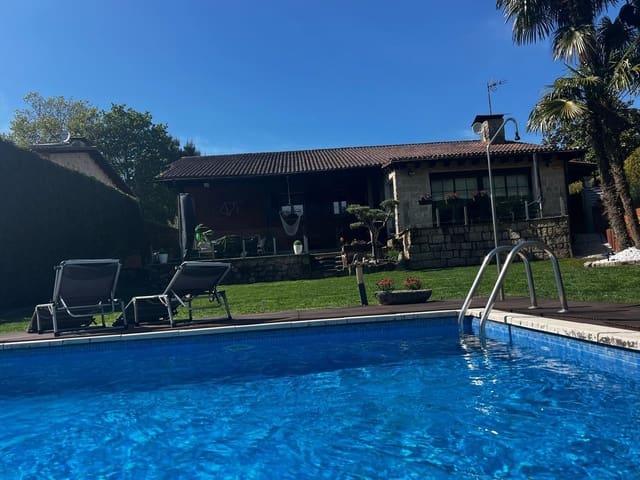 4 makuuhuone Huvila myytävänä paikassa Santiago de Compostela mukana uima-altaan 
autotalli - 588 000 € (Ref: 9502772)