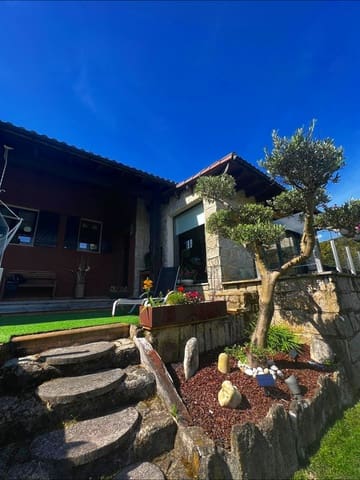 4 soverom Villa til salgs i Santiago de Compostela med svømmebasseng garasje - € 588 000 (Ref: 9502772)