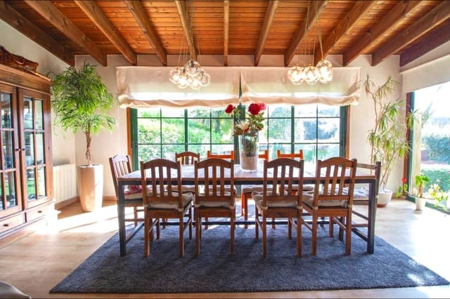 4 soverom Villa til salgs i Santiago de Compostela med svømmebasseng garasje - € 588 000 (Ref: 9502772)