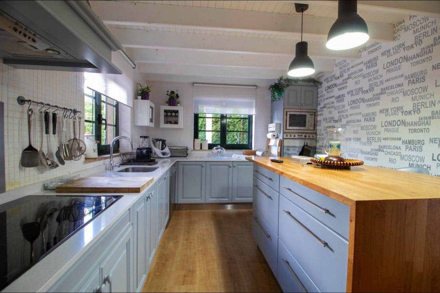 4 quarto Moradia para venda em Santiago de Compostela com piscina garagem - 588 000 € (Ref: 9502772)