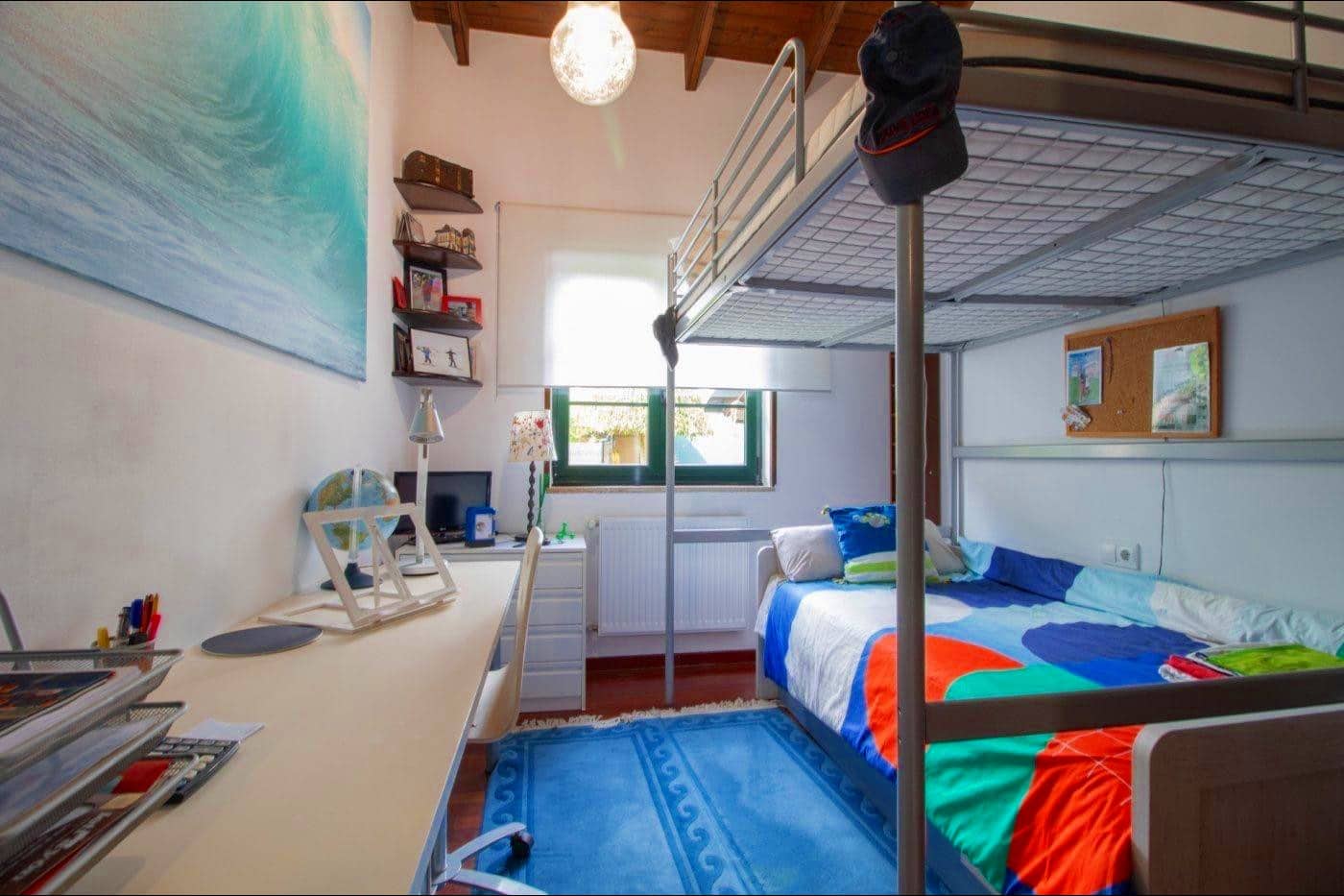 4 quarto Moradia para venda em Santiago de Compostela com piscina garagem - 588 000 € (Ref: 9502772)