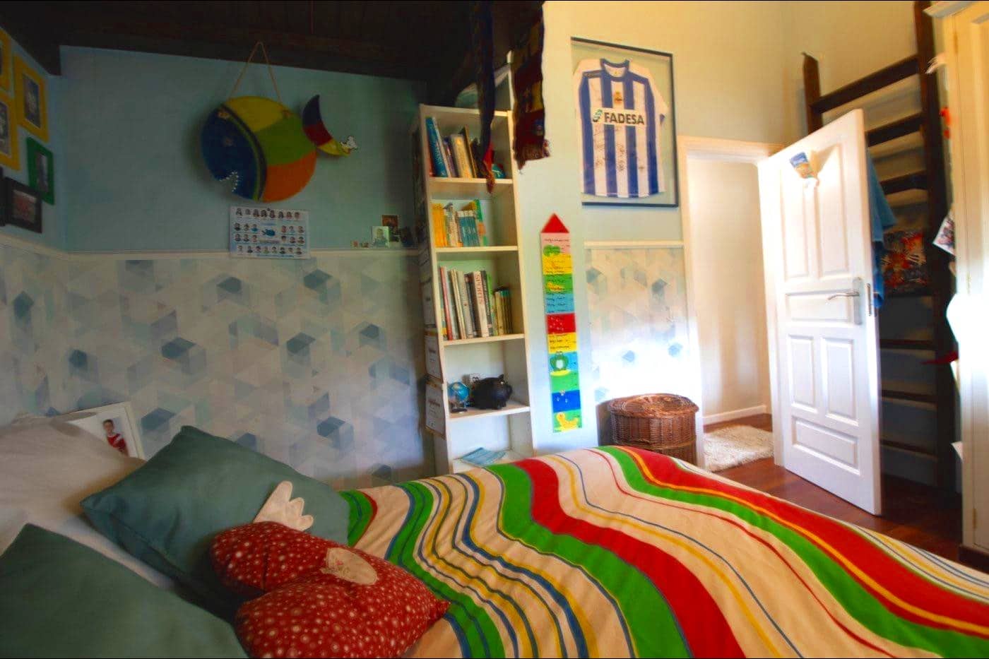 4 quarto Moradia para venda em Santiago de Compostela com piscina garagem - 588 000 € (Ref: 9502772)