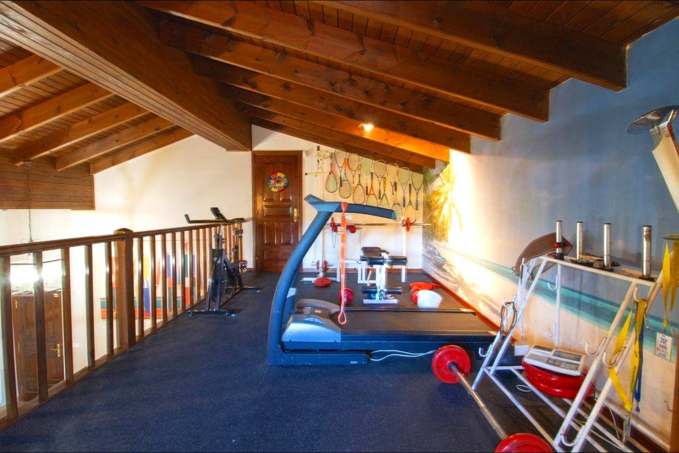 4 quarto Moradia para venda em Santiago de Compostela com piscina garagem - 588 000 € (Ref: 9502772)