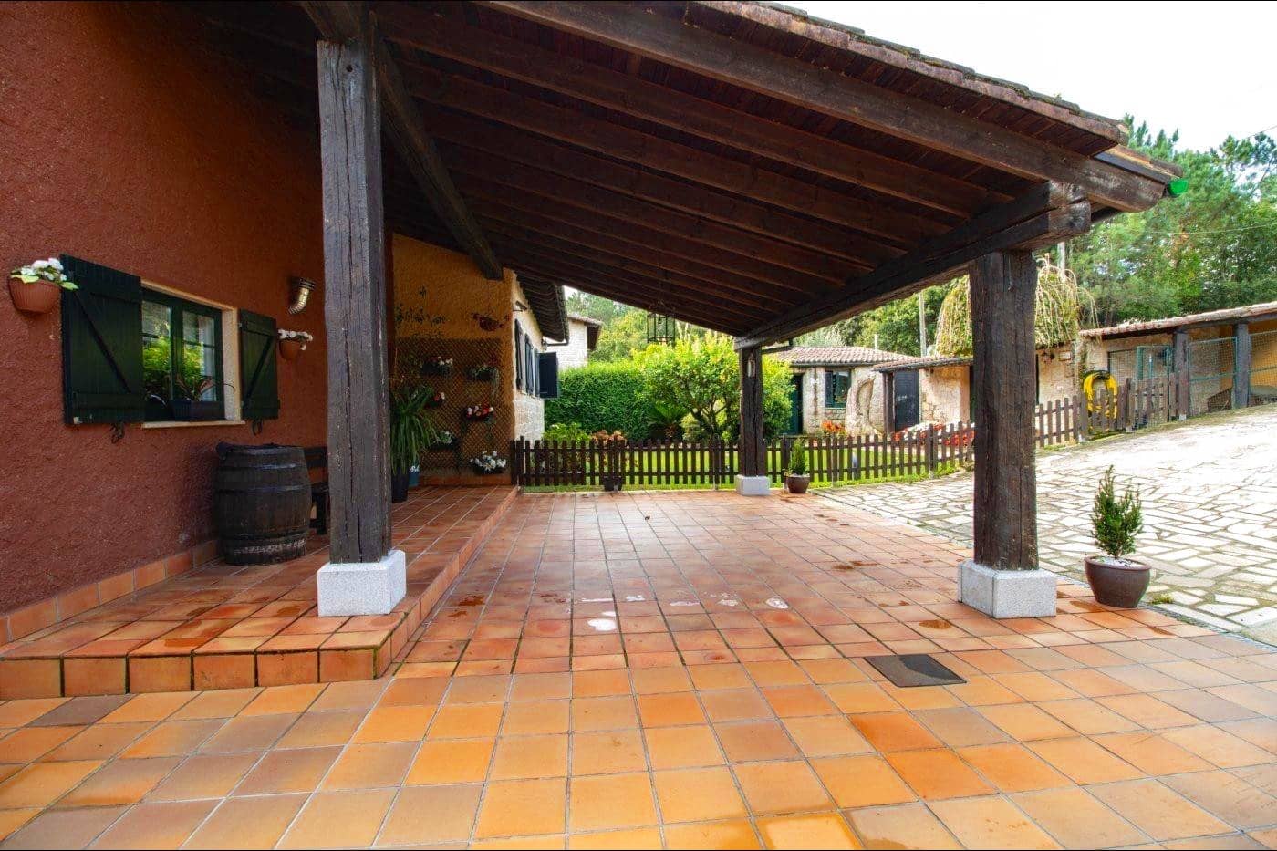 4 quarto Moradia para venda em Santiago de Compostela com piscina garagem - 588 000 € (Ref: 9502772)