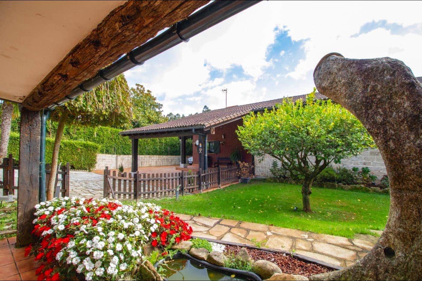 4 quarto Moradia para venda em Santiago de Compostela com piscina garagem - 588 000 € (Ref: 9502772)