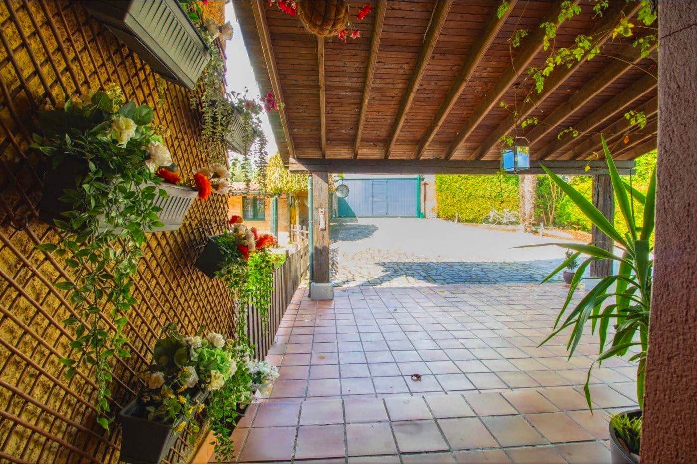 4 quarto Moradia para venda em Santiago de Compostela com piscina garagem - 588 000 € (Ref: 9502772)