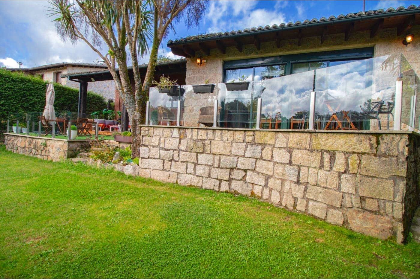 4 quarto Moradia para venda em Santiago de Compostela com piscina garagem - 588 000 € (Ref: 9502772)