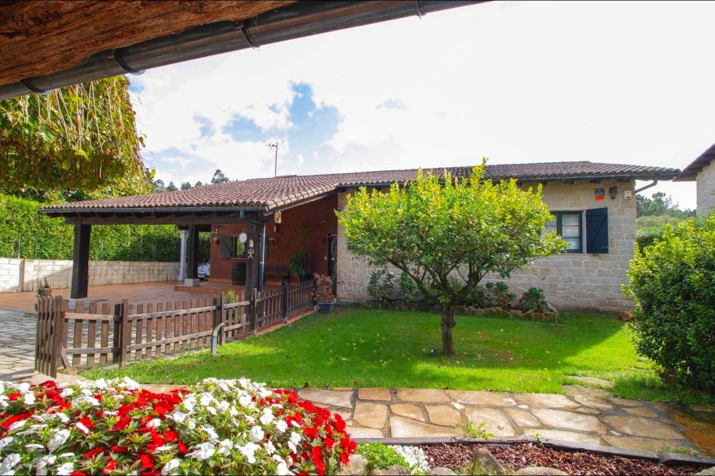 4 quarto Moradia para venda em Santiago de Compostela com piscina garagem - 588 000 € (Ref: 9502772)